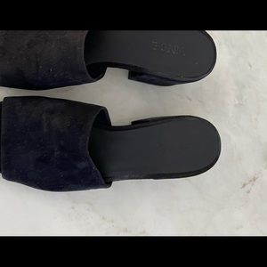 Vince Midnight Blue Suede Sandals | 7